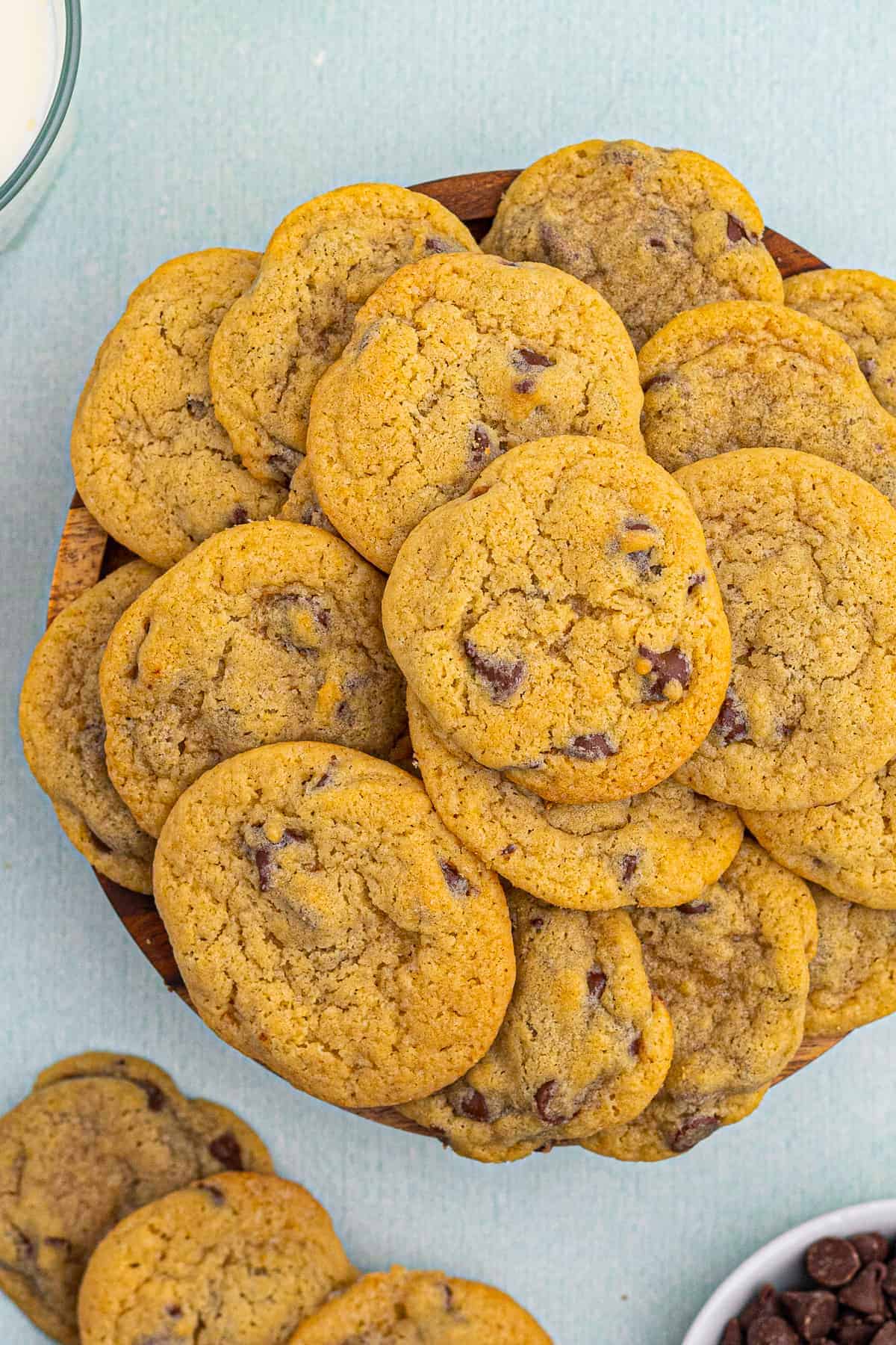 Chocolate Chip Cookies - Easy Dessert Recipes