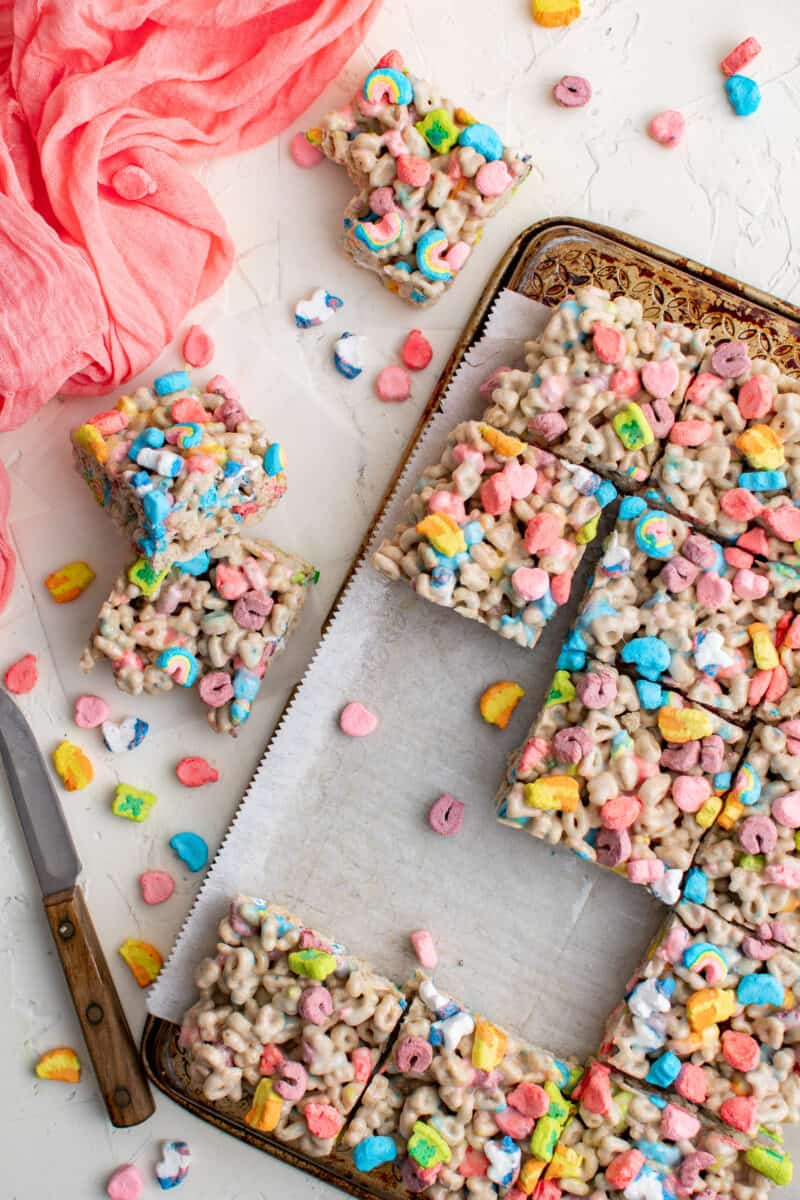 lucky charms treats in pan