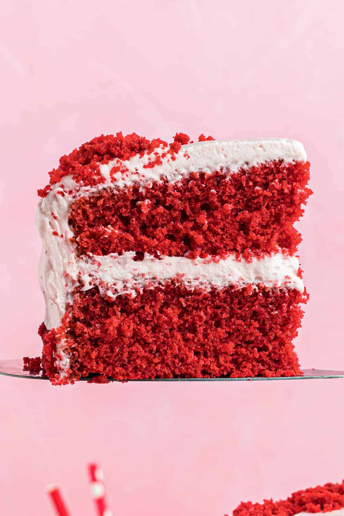 tilstrækkelig Annoncør Fortolke Red Velvet Cake with Raspberry Cream Cheese Frosting - Easy Dessert Recipes