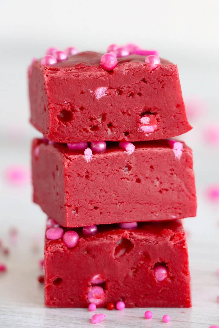 Red Velvet Fudge Recipe - Easy Dessert Recipes