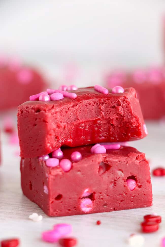 Red Velvet Fudge Recipe - Easy Dessert Recipes