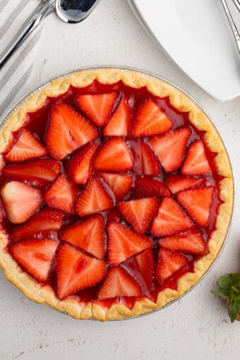 Strawberry Jello Pie - Easy Dessert Recipes