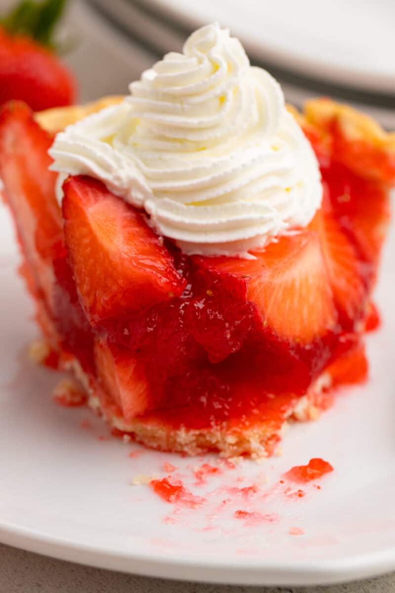 Strawberry Jello Pie - Easy Dessert Recipes