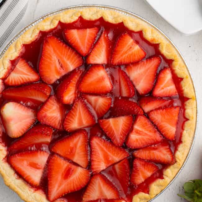 overhead image of strawberry jello pie
