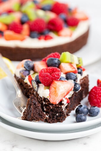 Brownie Fruit Pizza Recipe - Easy Dessert Recipes