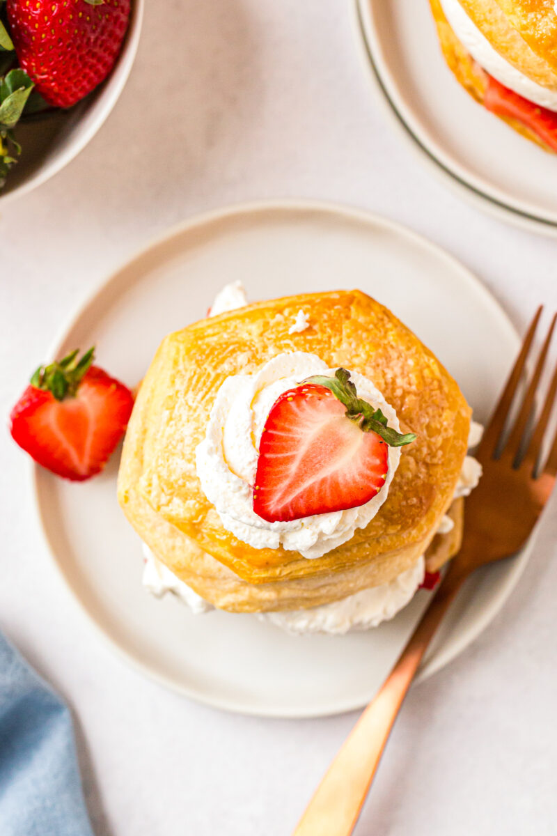 overhead image of strawberry shortcake