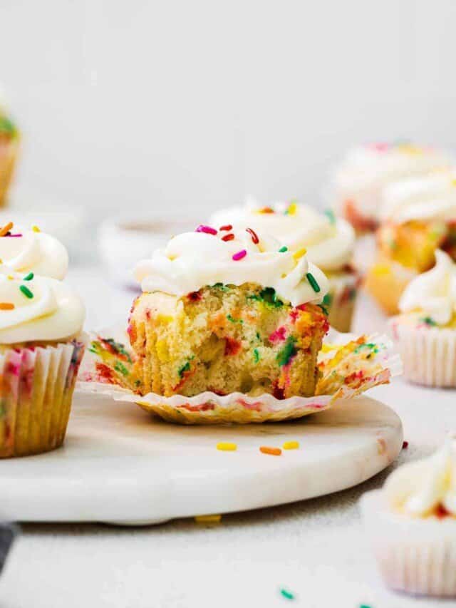 cropped-funfetti-cupcakes-recipe-7.jpg