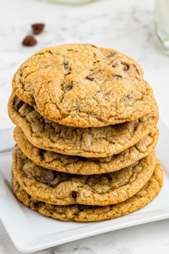 Copycat Mrs. Field's Chocolate Chip Cookies Recipe - Easy Dessert Recipes