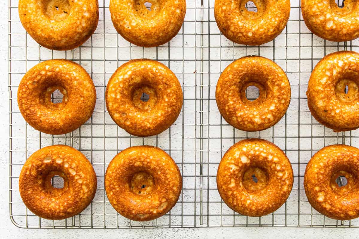 baked apple cider donuts