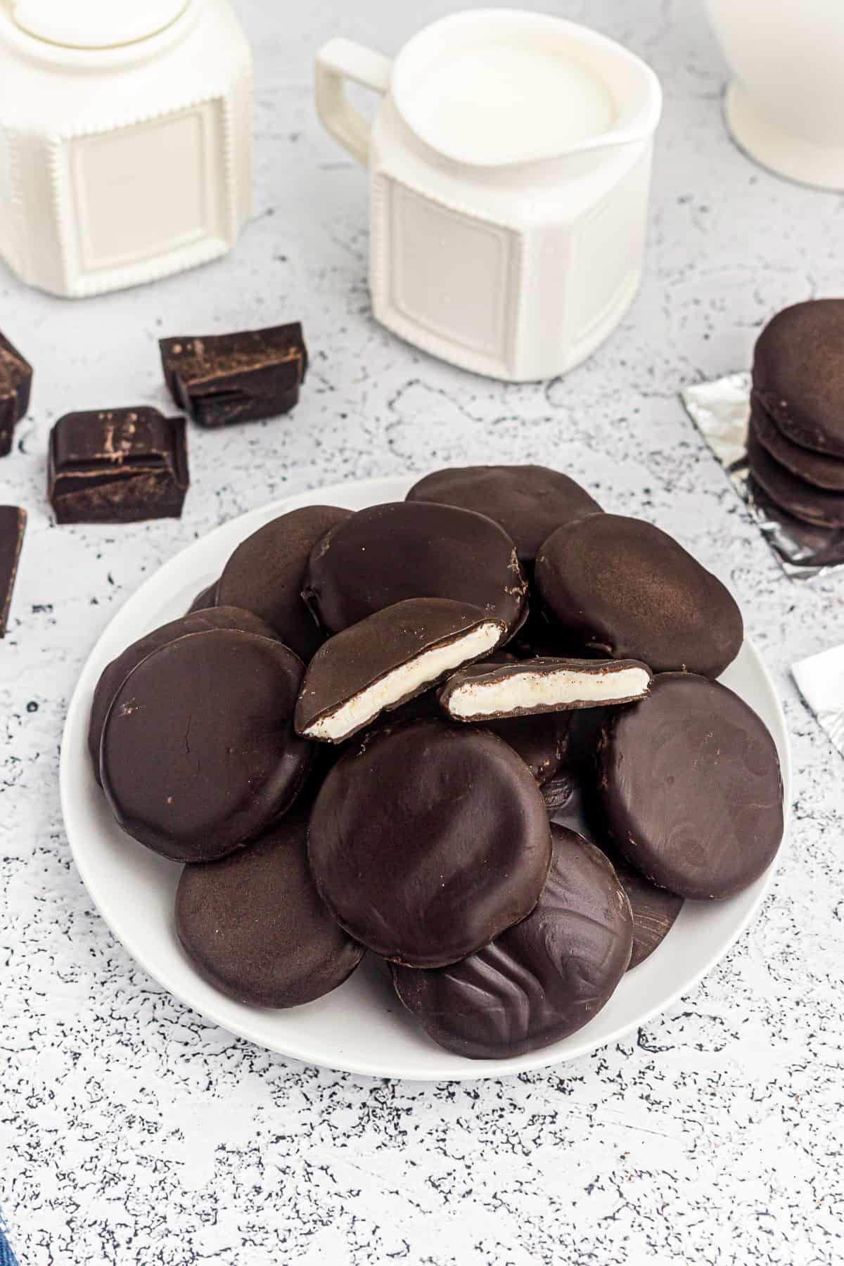 overhead plate of chocolate peppermint patties