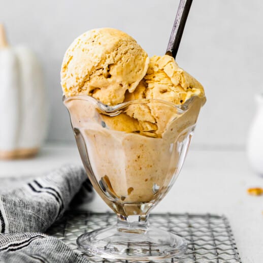 No Churn Pumpkin Pie Ice Cream Recipe - Easy Dessert Recipes