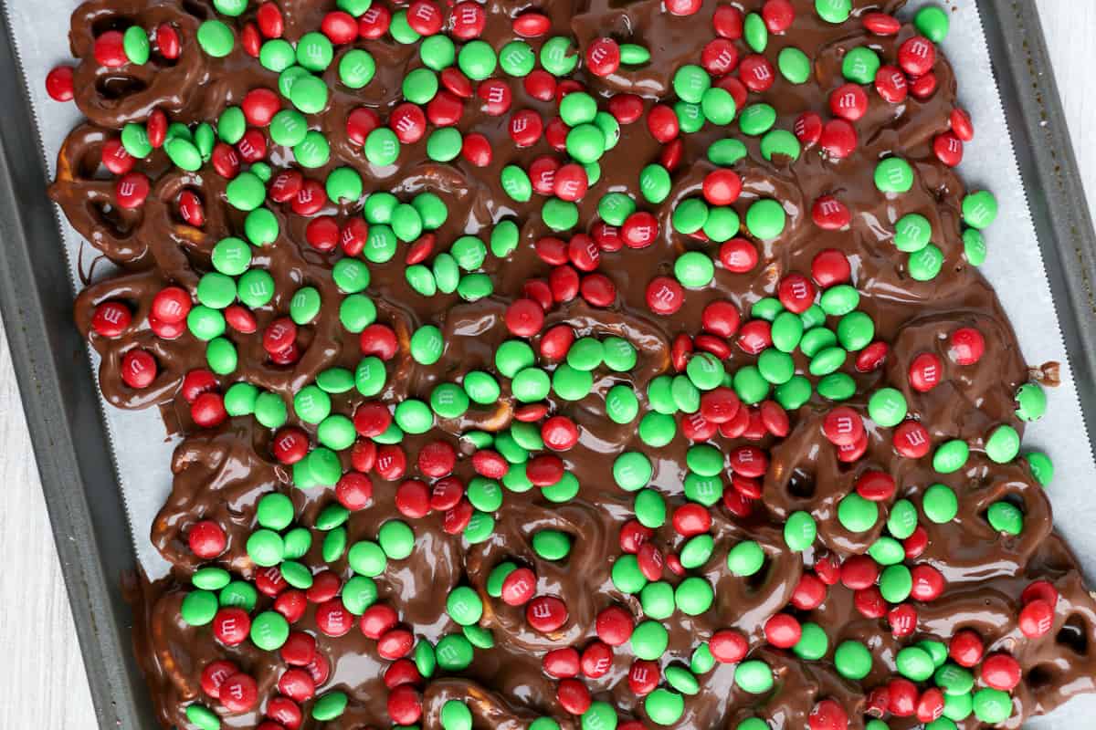 M&M Pretzel Bark – The Fountain Avenue Kitchen