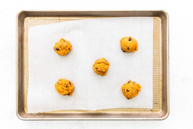 how to make pumpkin chocolate chip cookies