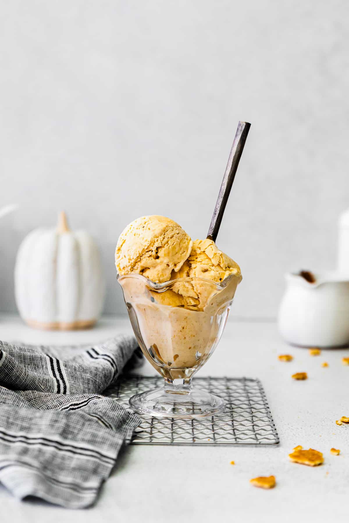spoon in pumpkin pie ice cream