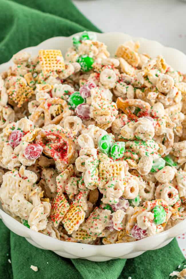 Christmas Chex Mix (Christmas Crack) Recipe - Easy Dessert Recipes