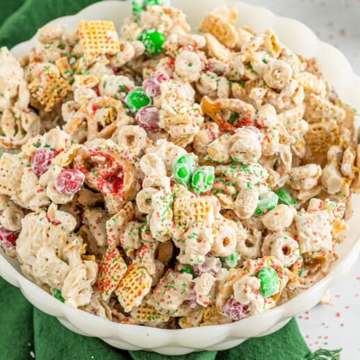 Christmas Chex Mix (Christmas Crack) Recipe - Easy Dessert Recipes