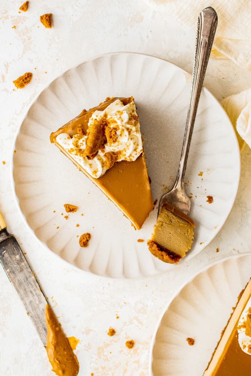overhead slices of biscoff cheesecake