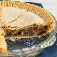 featured raisin pie