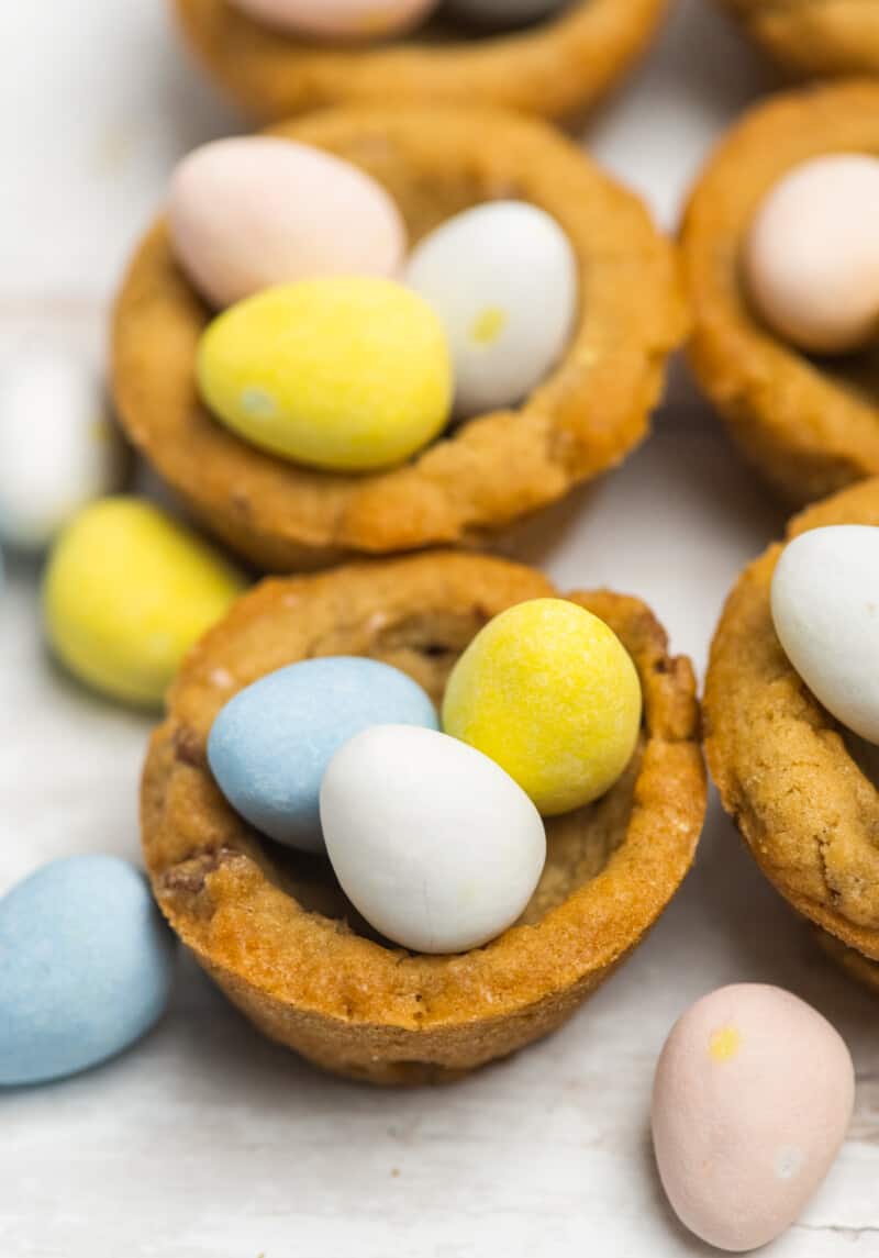 close up of easter basket cookie cups.