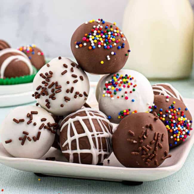 Chocolate Cake Pops Recipe - Easy Dessert Recipes