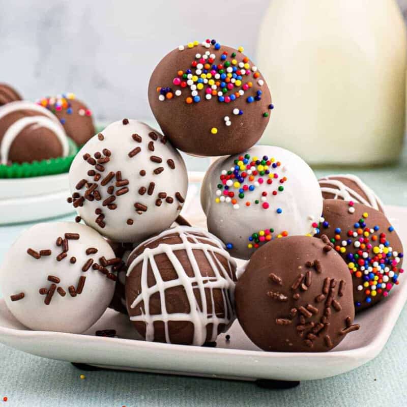 Chocolate Cake Pops Recipe (with Cake Mix) - Easy Dessert Recipes