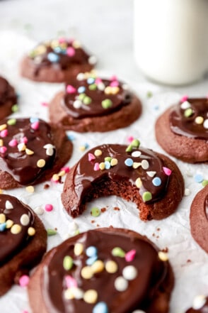 Cosmic Brownie Cookies (Copycat Crumbl Cookies) Recipe - Easy Dessert ...