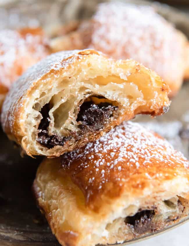 pain au chocolat (chocolate croissants)