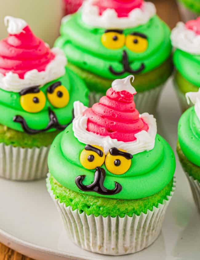 grinch cupcakes