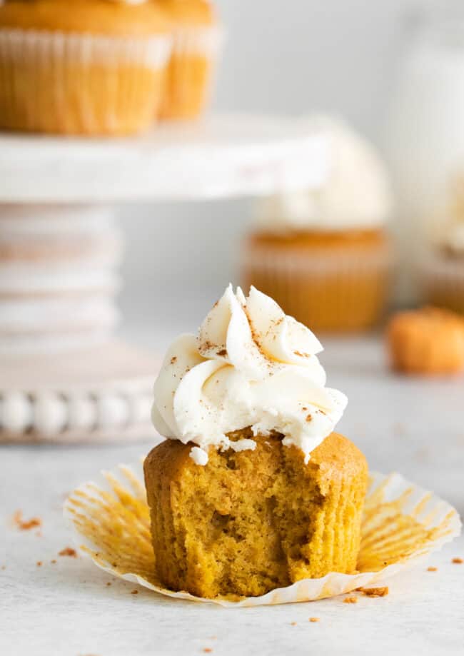 featured pumpkin pie cupcake