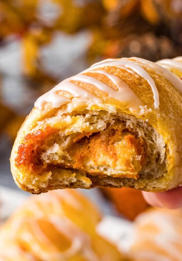 featured pumpkin pie crescent rolls