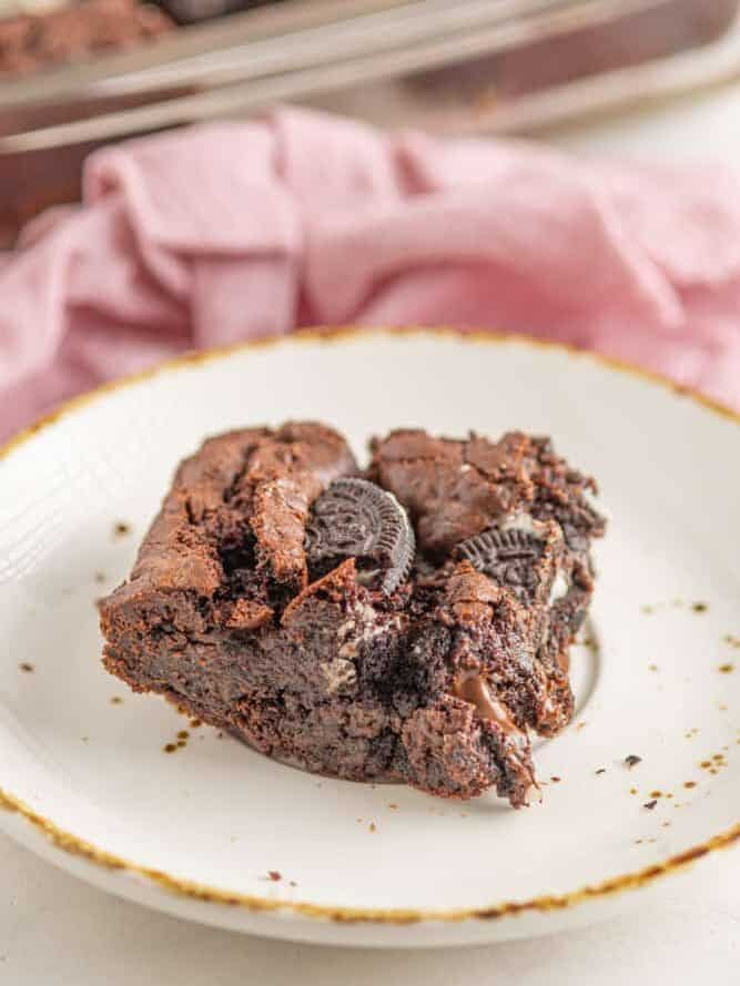 brownie with oreo pieces
