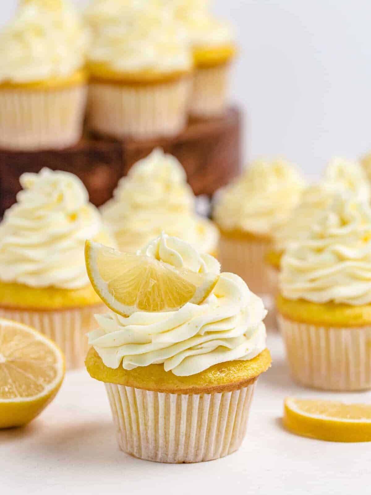lemon cupcakes with lemon slices