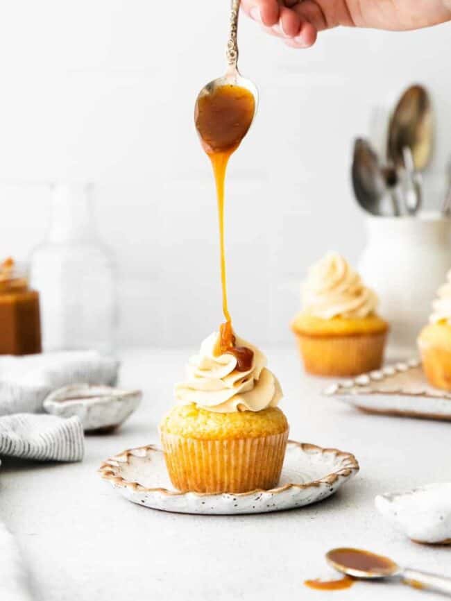 Salted Caramel Cupcakes - Easy Dessert Recipes