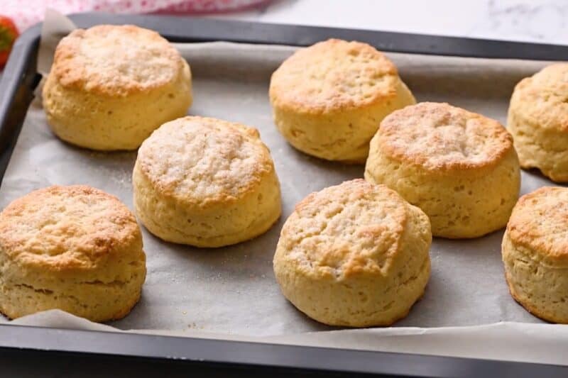 Baked sweet biscuits on a baking sheet.