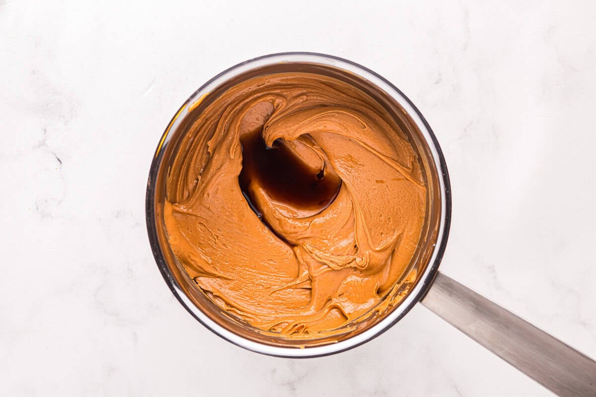 Melted peanut butter and butterscotch mixture.